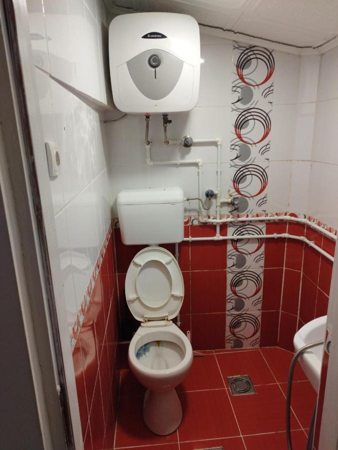 Small Apartment Private Bathroom Strong Wi-Fi Belgrado Esterno foto