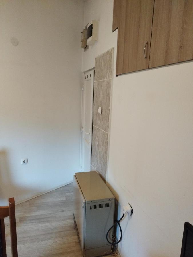 Small Apartment Private Bathroom Strong Wi-Fi Belgrado Esterno foto
