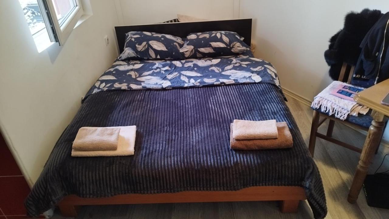 Small Apartment Private Bathroom Strong Wi-Fi Belgrado Esterno foto