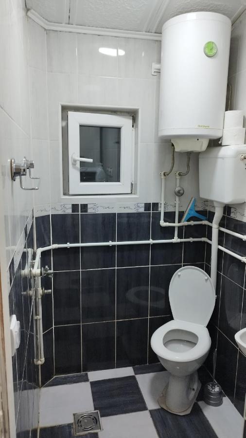 Small Apartment Private Bathroom Strong Wi-Fi Belgrado Esterno foto