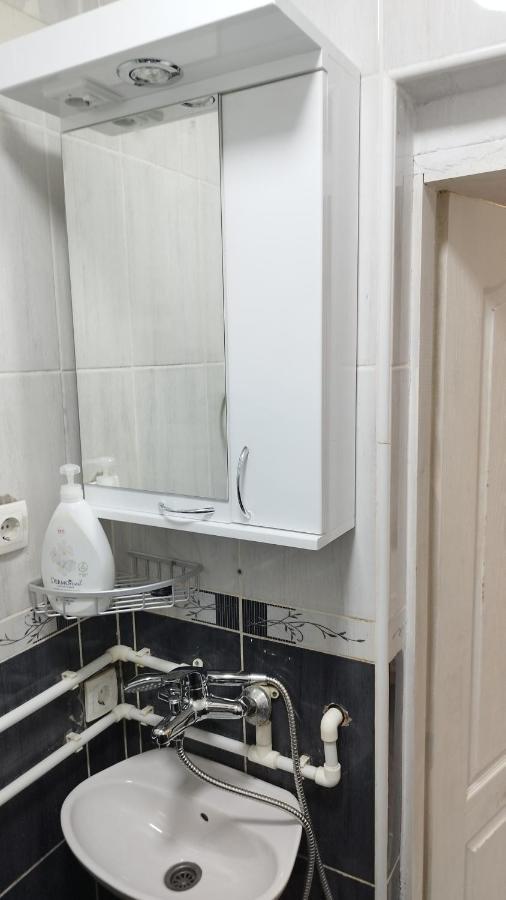 Small Apartment Private Bathroom Strong Wi-Fi Belgrado Esterno foto