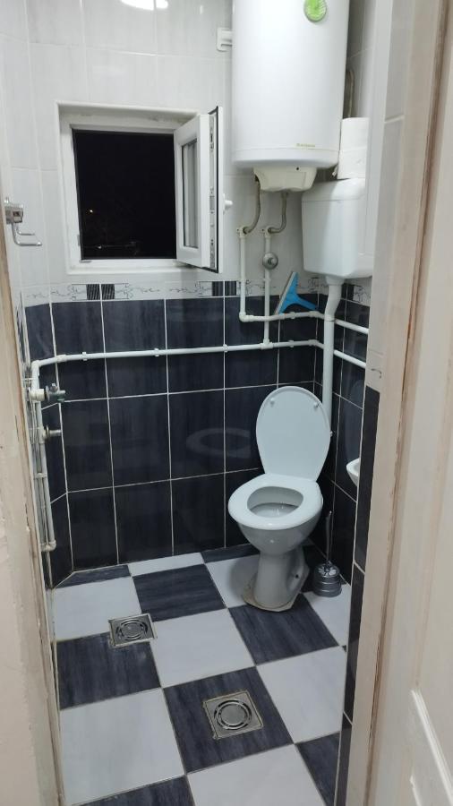 Small Apartment Private Bathroom Strong Wi-Fi Belgrado Esterno foto
